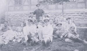um 1915