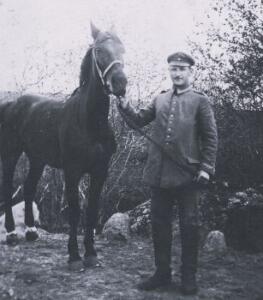 um 1915