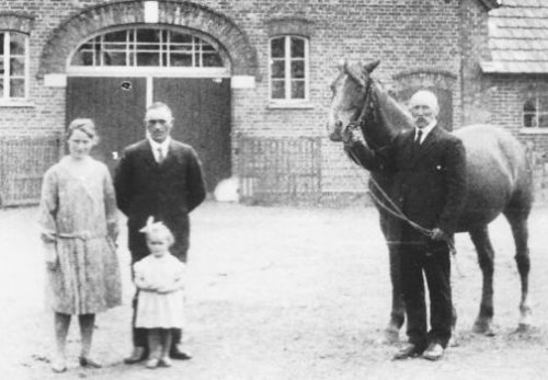 um 1931