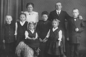 um 1916