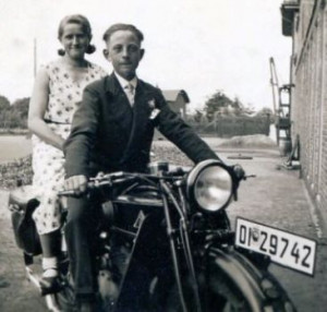 um 1932