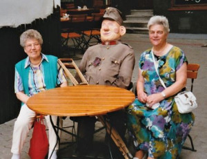 2001    