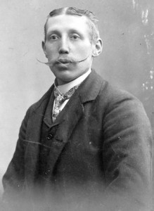 um 1905  