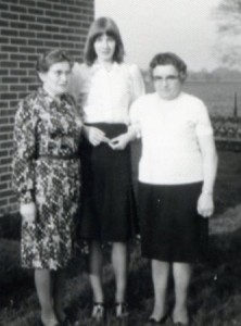 1975  