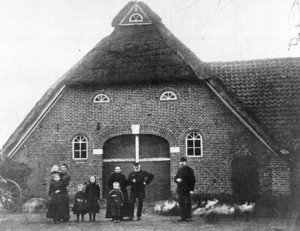 um 1910  