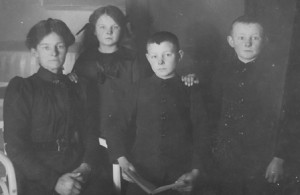 um 1911  