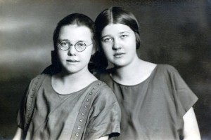 um 1928 