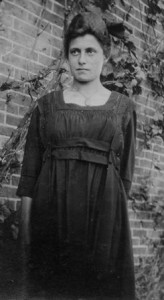 um 1925 