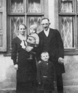 1935 