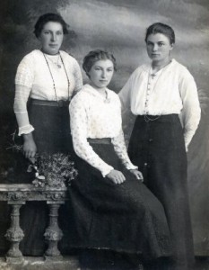 um 1930