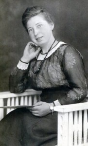 um 1922