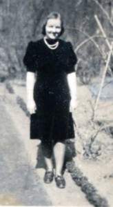 um 1920