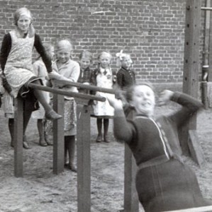 um 1935 
