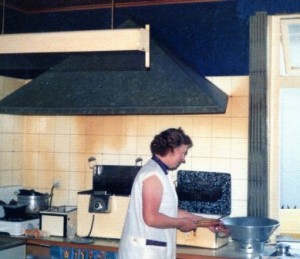 um 1975   