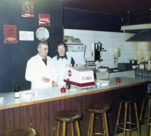 um 1975   