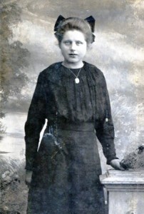um 1919