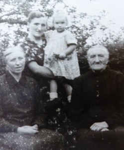 um 1943 