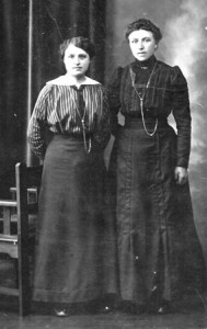 um 1912 