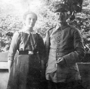um 1915       