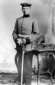um 1904       