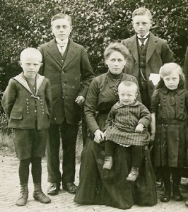 1915 
