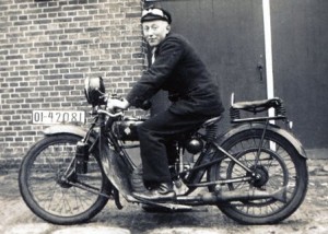um 1932    