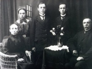 um 1918 