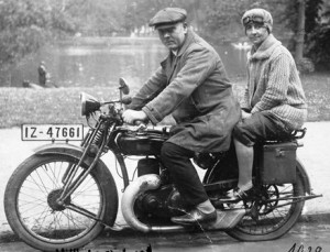 1938   