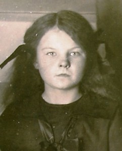 um 1910  