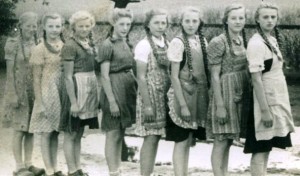 um 1942  