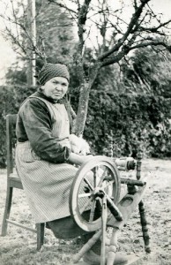 um 1940      