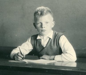 um 1933        