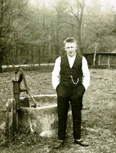um 1940        