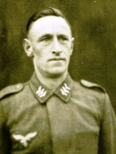 um 1943       