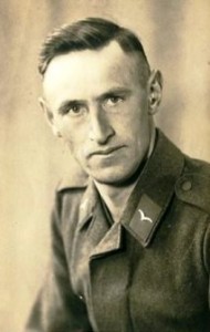 um 1943       