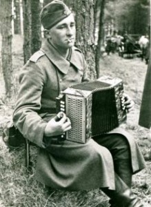 um 1943 